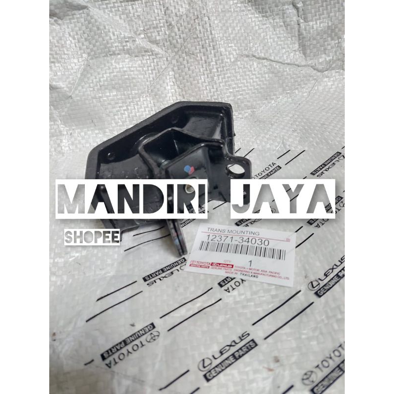 Transmisi mounting Trans mounting belakang mesin Toyota Kijang 2L Diesel Ori