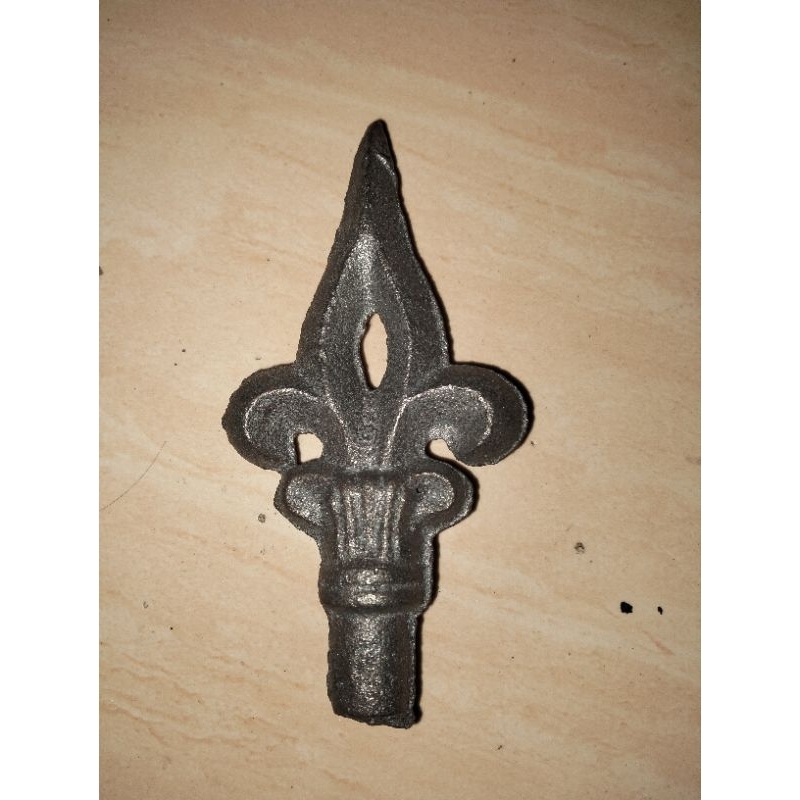 ornamen pagar besi cor tombak kraton