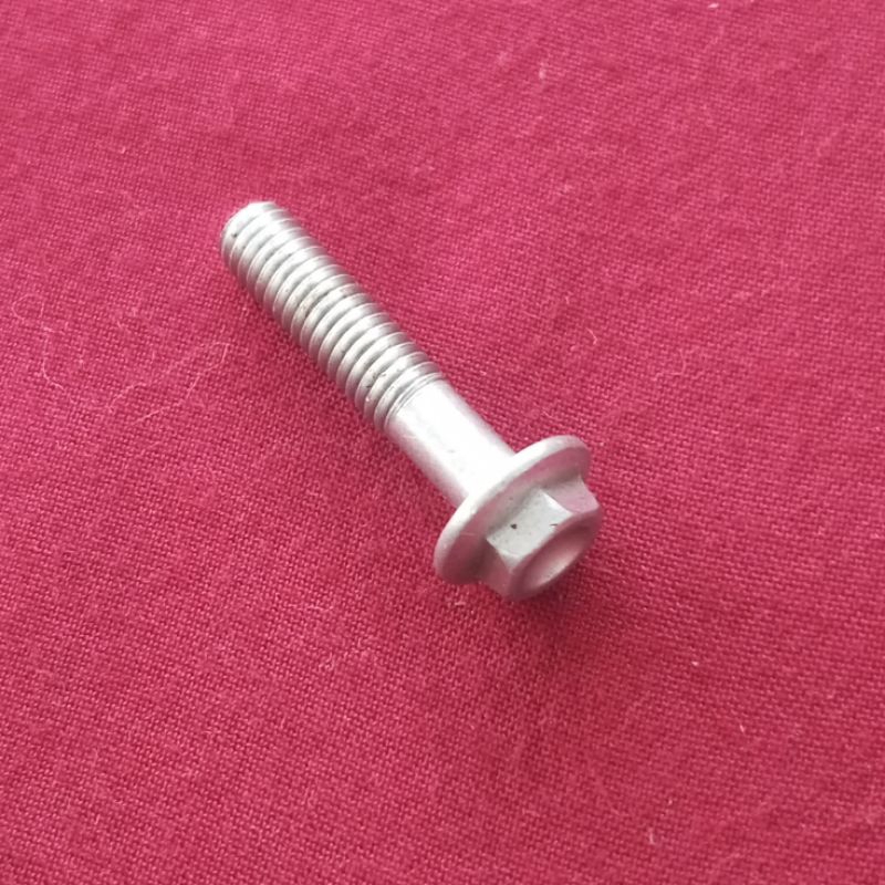 Baut topi Flange Bolt ukuran M6x28mm motor PCX ADV.