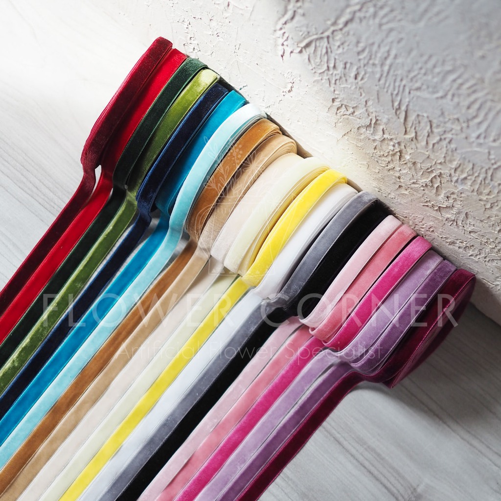 

Pita Velvet Beludru Lebar 1 cm - Panjang 10 Yard (A24002)
