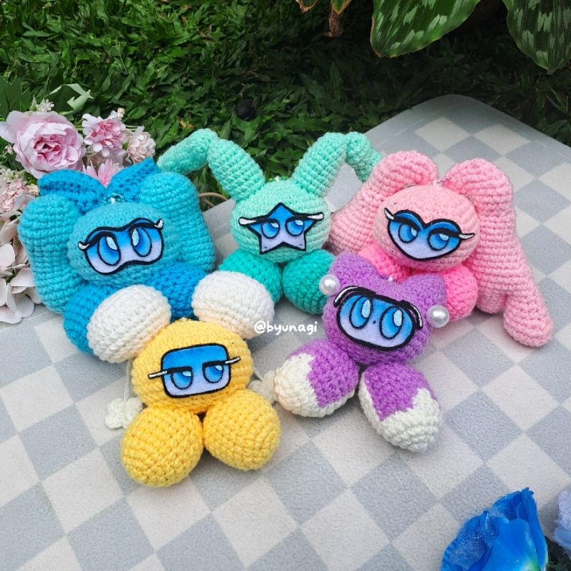 Boneka Rajut Cosmie Red Velvet Crochet Doll | Gantungan Tas