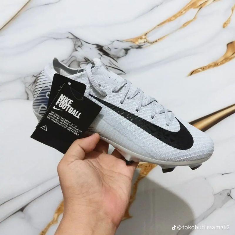 Sepatu Bola Nike Air Zoom