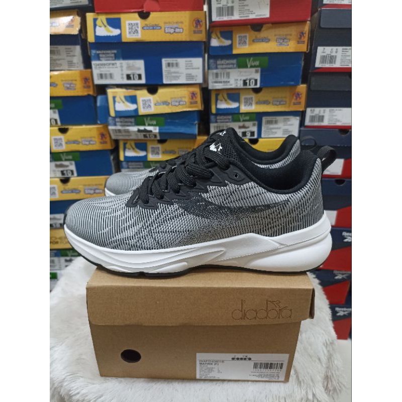 Sepatu Original Diadora Matrix Black