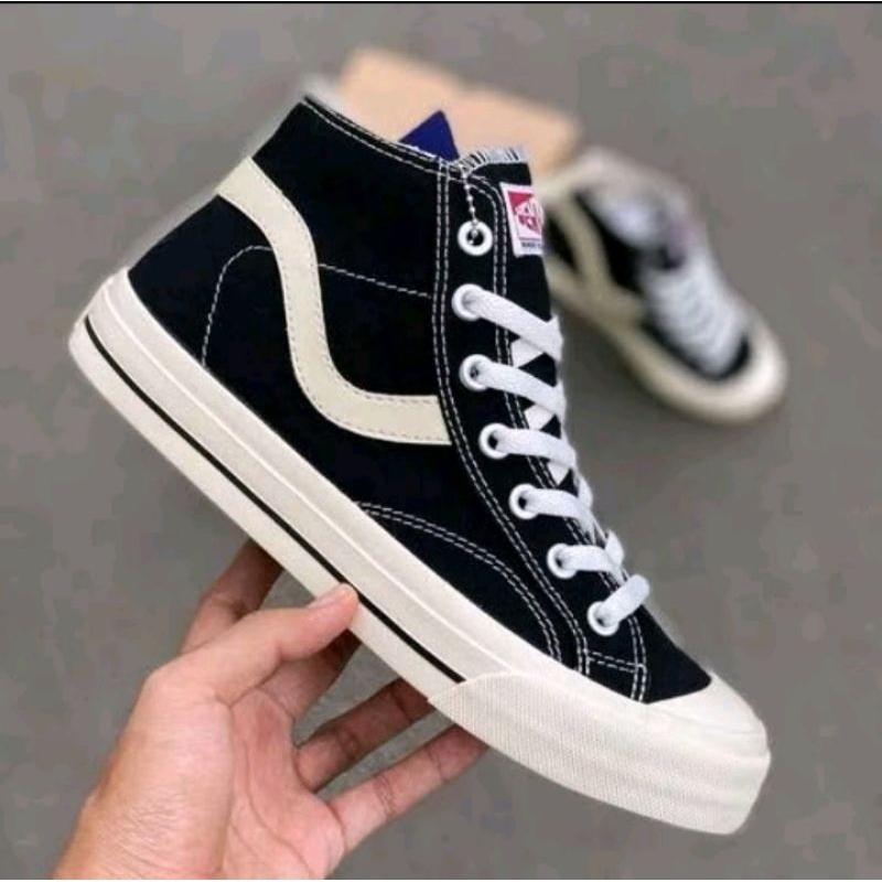 Sepatu Sneakers Hitam Putih / sepatu wanita / sepatu ventela / sepatu kasual / sepatu sekolah