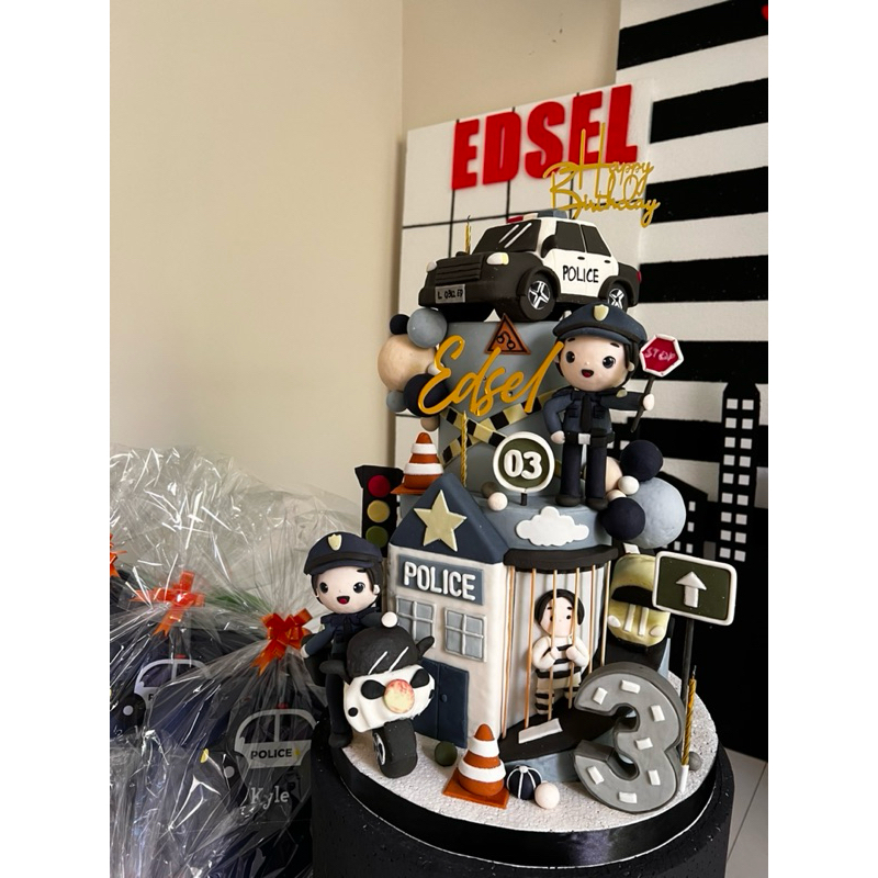 

2 tier dummy cake tema Police.