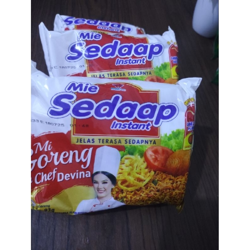 

Mie Sedap goreng ala chef Devina (RafkaSembako)