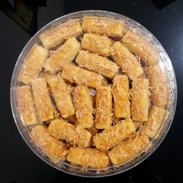 

Kue Lebaran Kastengel Keju Premium 500gr Kastengel Toples