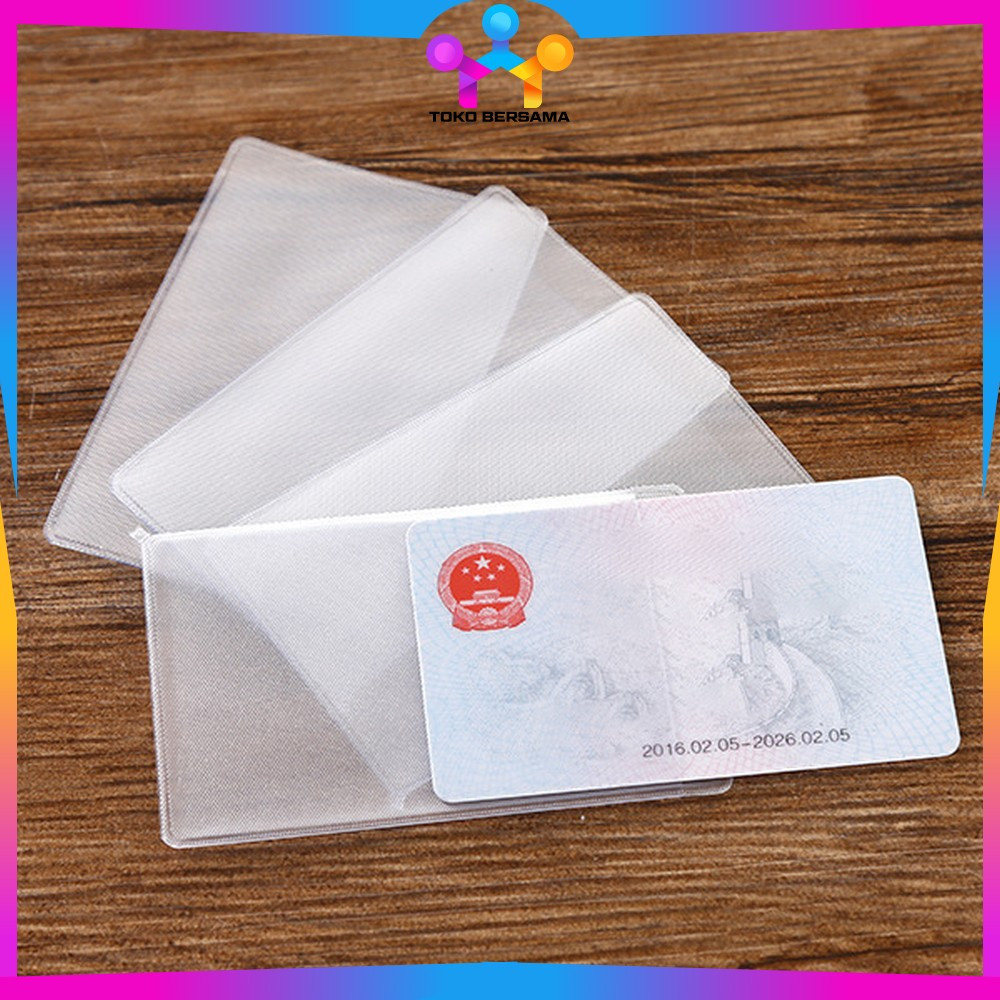 

Tempat Kartu Plastik Transparan Pelindung ATM SIM KTP Tahan Air / Sampul Cover Pelindung Credit Card Anti Gores Toko Bersama C1203