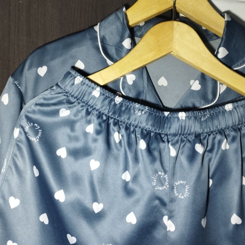 SET PIYAMA SATIN GU LOVE BIRU