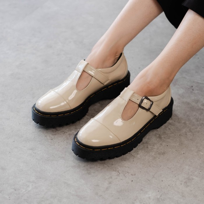 BIG SIZE - Sepatu Kasual Wanita Original DOCMART / Loafer Ukuran Jumbo 40 41 42 43 44 45