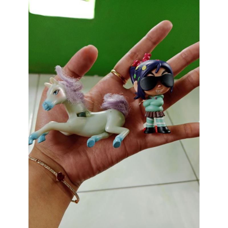 figure disney wreck-it ralph breaks the internet vanellope & kuda barbie mattel