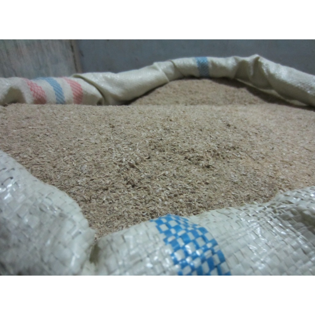 dedak padi kasar makanan ayam / pakan ayam termurah untuk makanan ayam, bebek & segala jenis unggas 