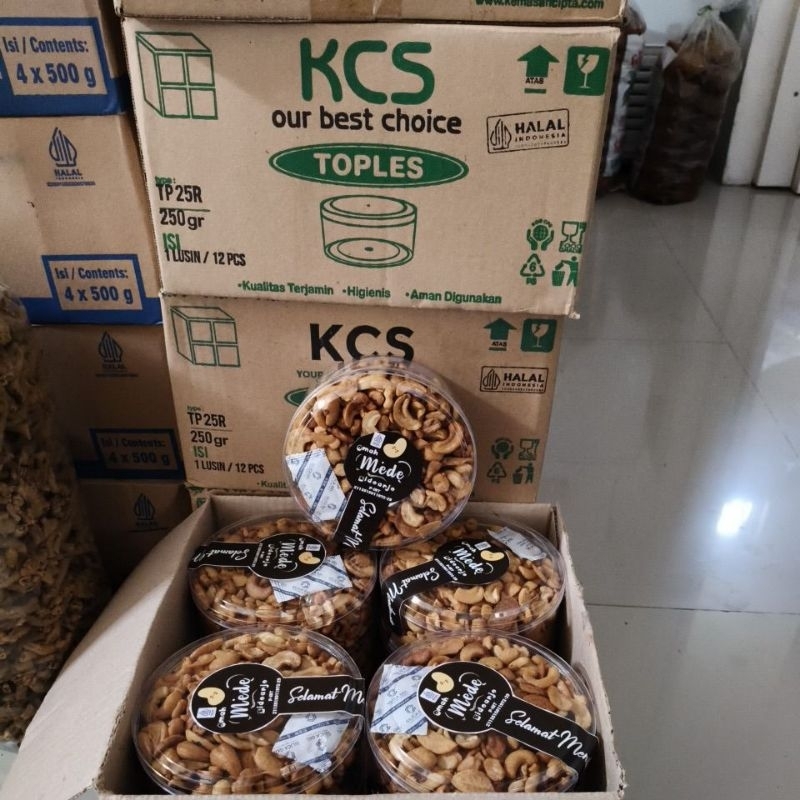 

kacang mente/ kacang mete/kacang Mede pecah kemasan toples 250gr . harga 1dus