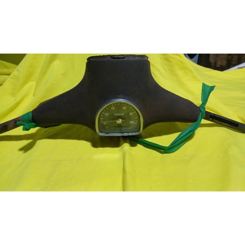 batok kepala yamaha v75