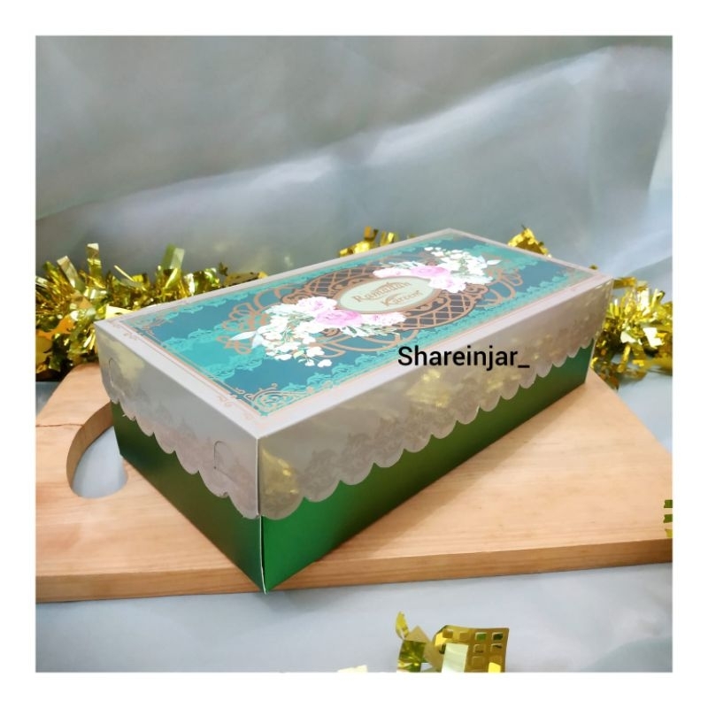 

Box Lebaran Bolu Gulung 25x12x7cm-Dus Kue Lapis-Kotak Kado Hampers Idul Fitri