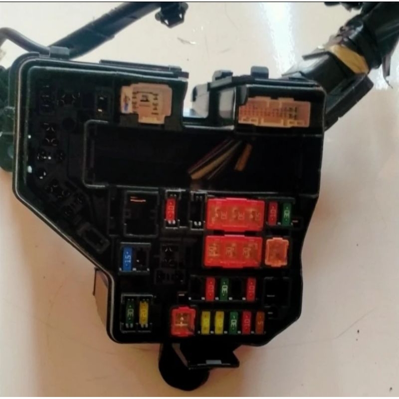 box sekring toyota yaris original