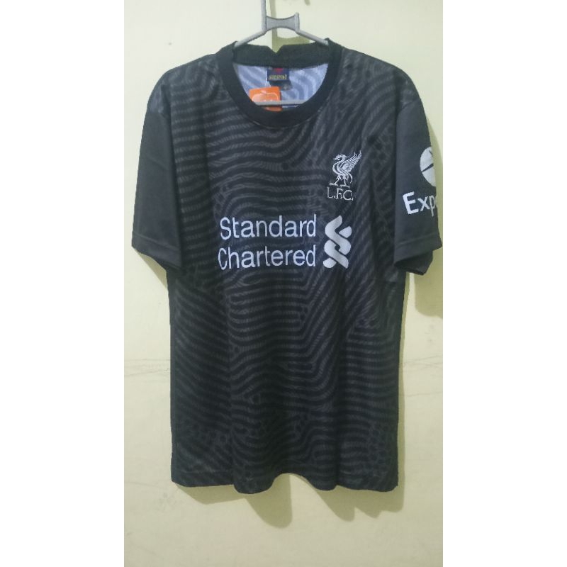 Jersey lokal Liverpool kiper, bukan multisport