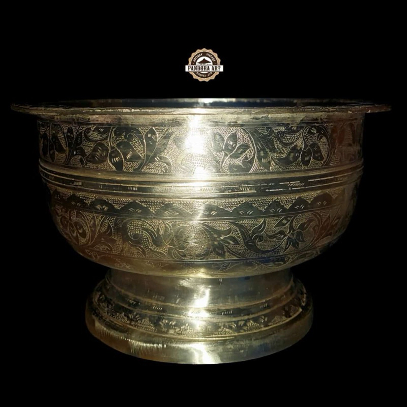 Bokor kuningan ukir lawas size BESAR ( B821 )