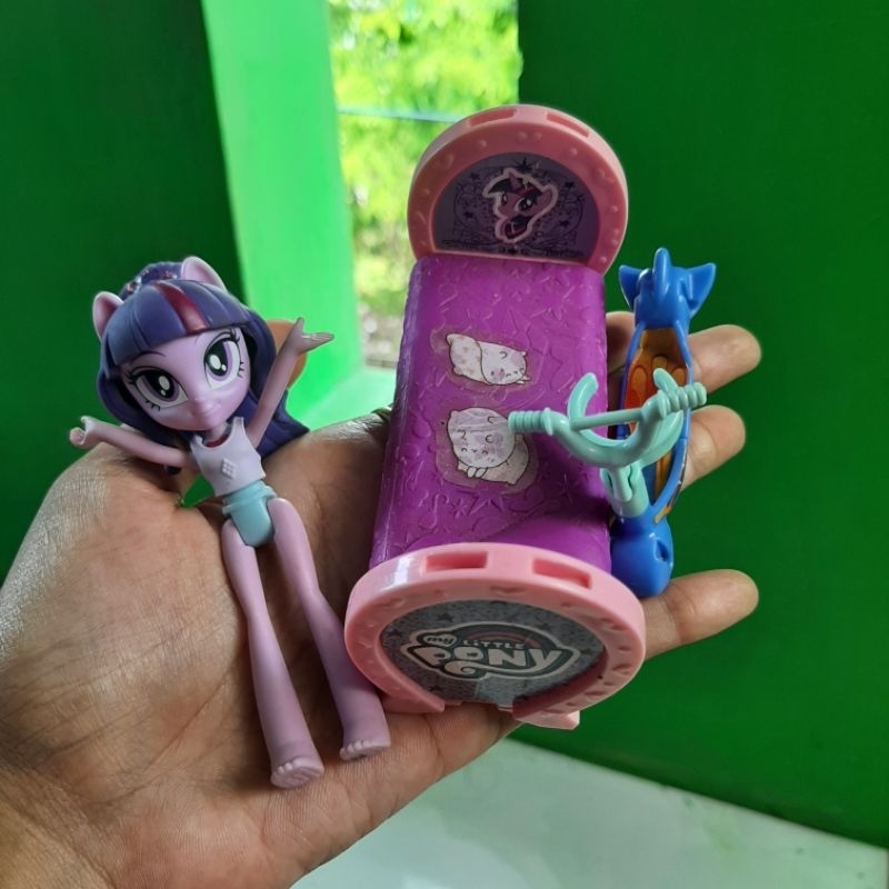 figure my little pony equistria twilight hasbro , kasur my little pony  hasbro & skuter kinder joy
