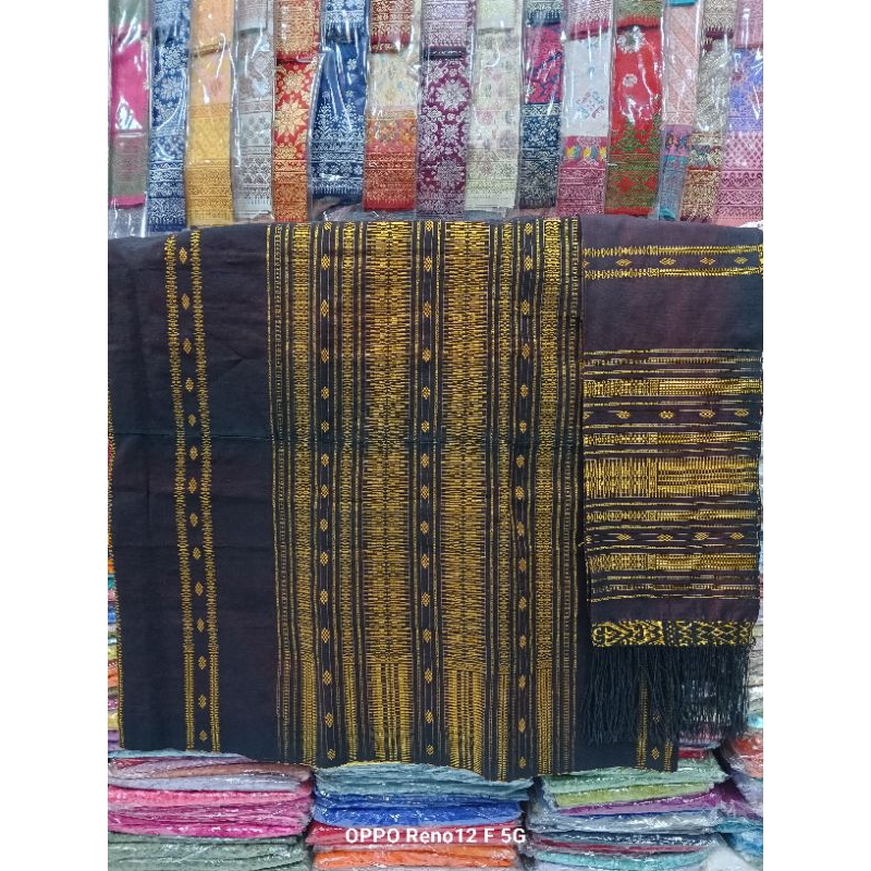 SONGKET TARUTUNG TUMTUMAN SAMBUNGAN WARNA UNGGU ELEKTRIK TUMPAL KUNING