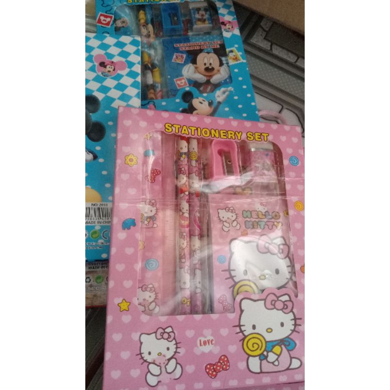 

Set Suku Angkat Hello Kitty