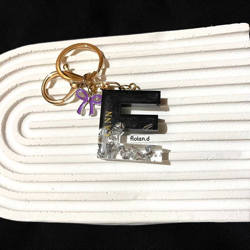 KEYCHAIN GANTUNGAN KUNCI RESIN ALPHABET CUSTOM NAMA KEYCHAIN INITIAL GIFT SOUVENIR