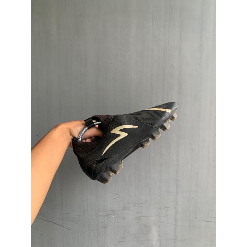 Sepatu Bola Specs Slaz Elite original size 38 (nego)