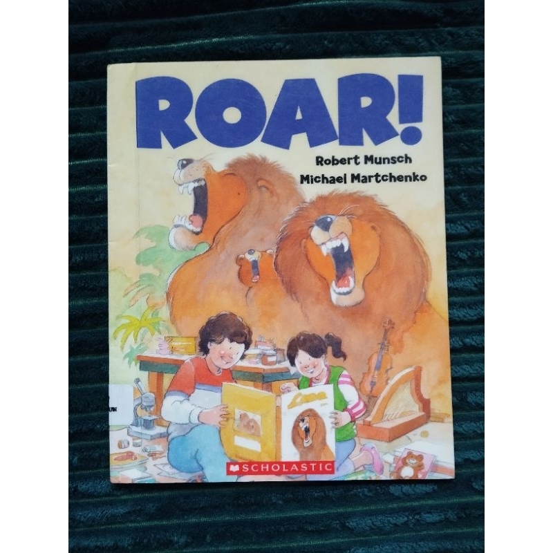 SCHOLASTIC Roar
