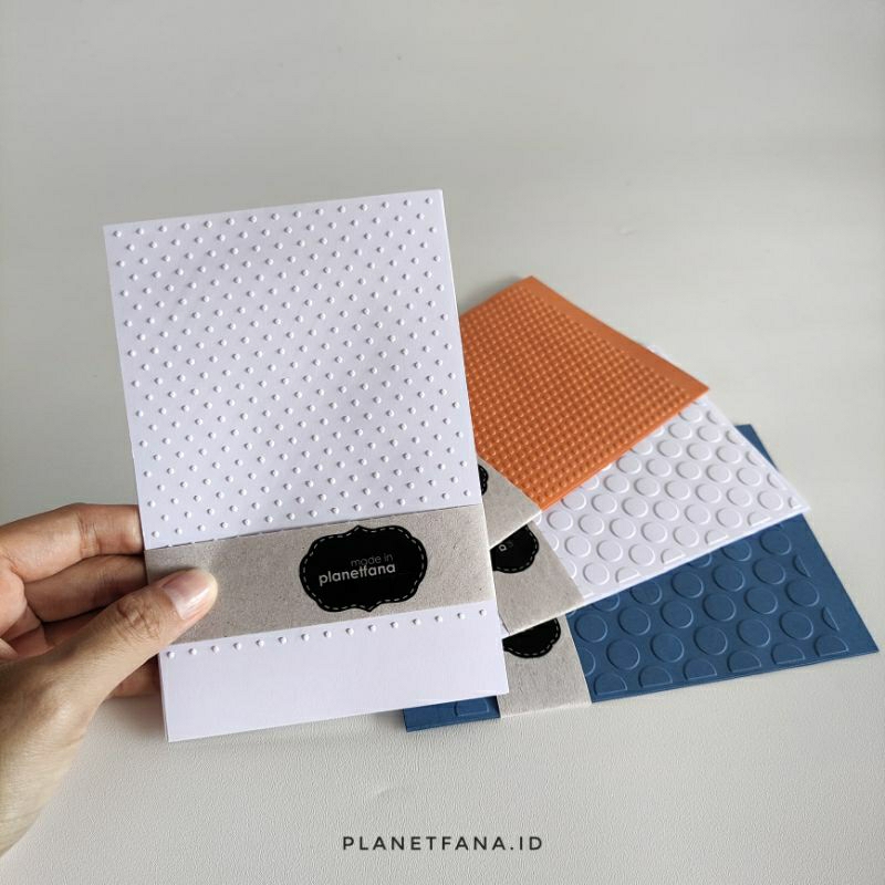 

planetfana • Kertas emboss motif polkadot