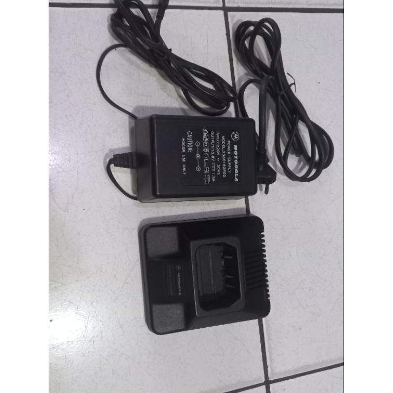 Charger Ht Motorola gp300/gp88 Ori