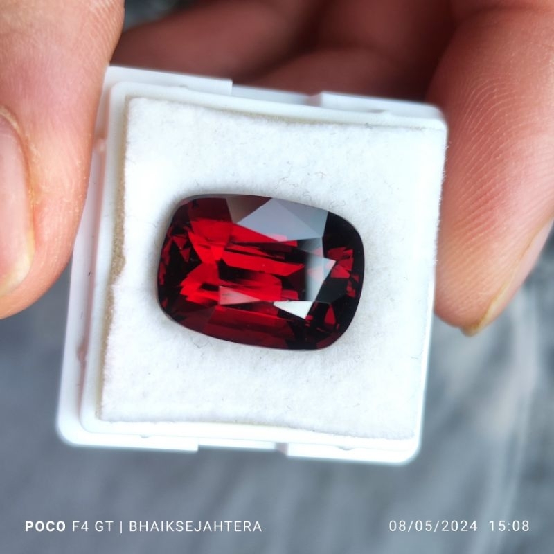 NATURAL RED GARNET / PYROPE ALMANDINE GARNET / BIG SIZE 12 CARAT