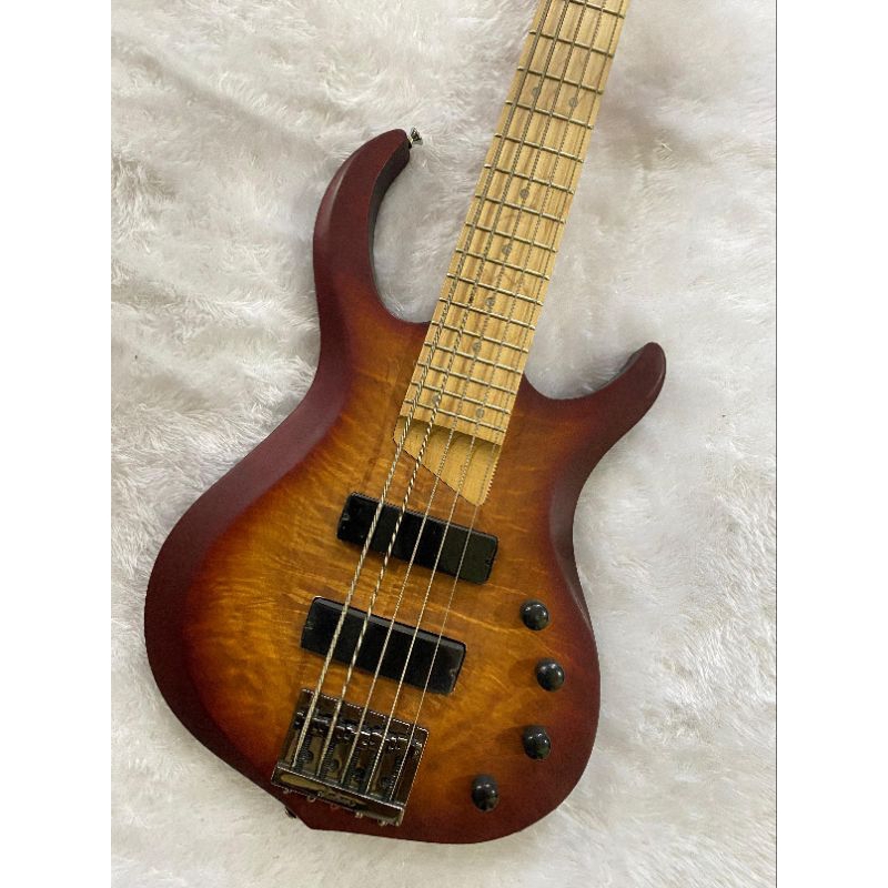 Bass Marcus Miller 5string