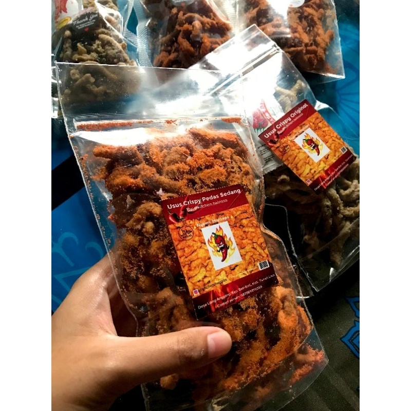 

Usus Crispy 100 gr by @kitchentwinss_ ada 3 varian rasa: Original, Pedas Sedang, Pedas Gila.