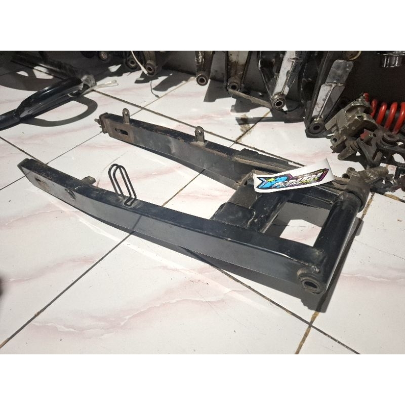 swing arm satria fu original