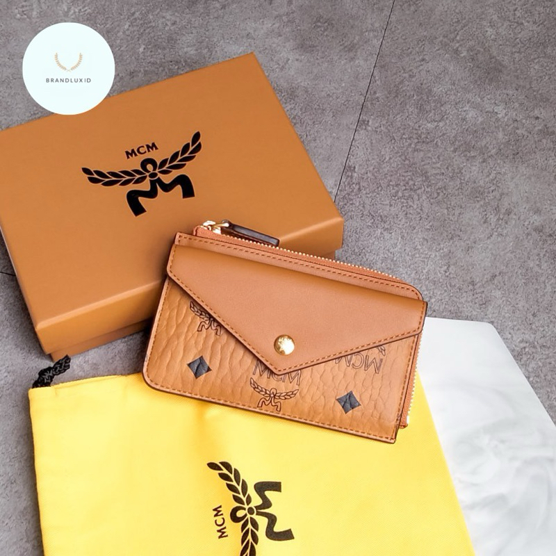 MCM Aren Zip Card Case Cognac