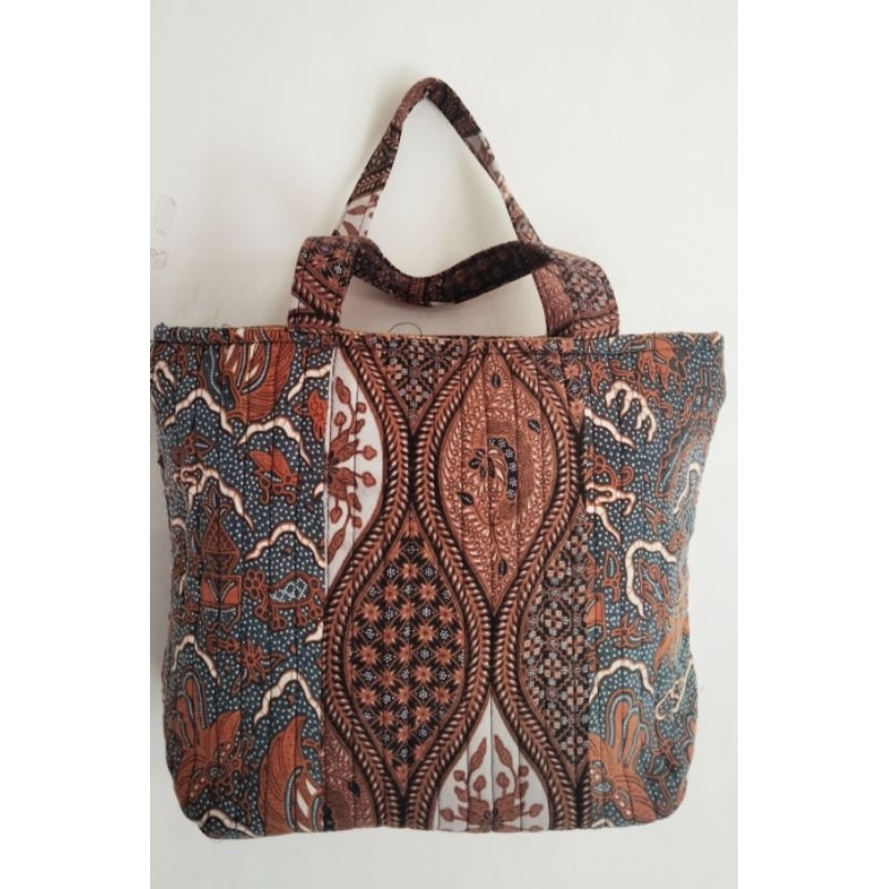 

Tas batik lawasan 35x25x8 cm