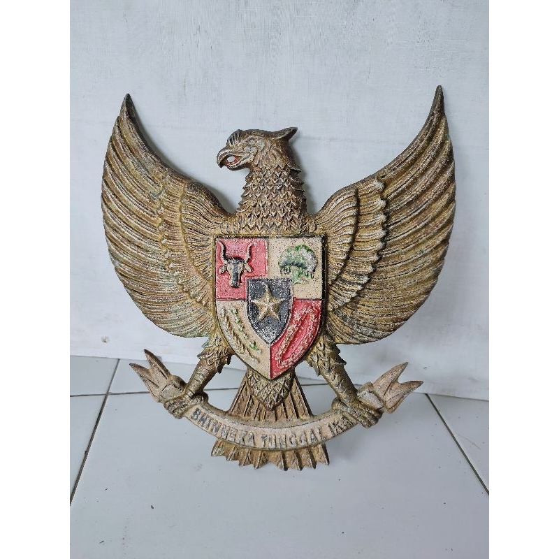 Lambang Burung Garuda antik vintage besi pancasila bhineka tunggal ika pajangan dinding klasik lawas