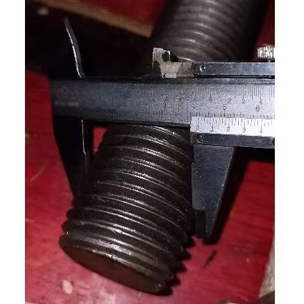 Studbolt / Asdrat Besi M42 P4.5 Panjang 1 Meter Long Drat