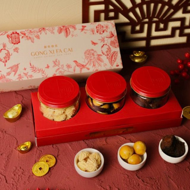 

CLAUDS BAKE - IMLEK CNY HAMPERS "HUA