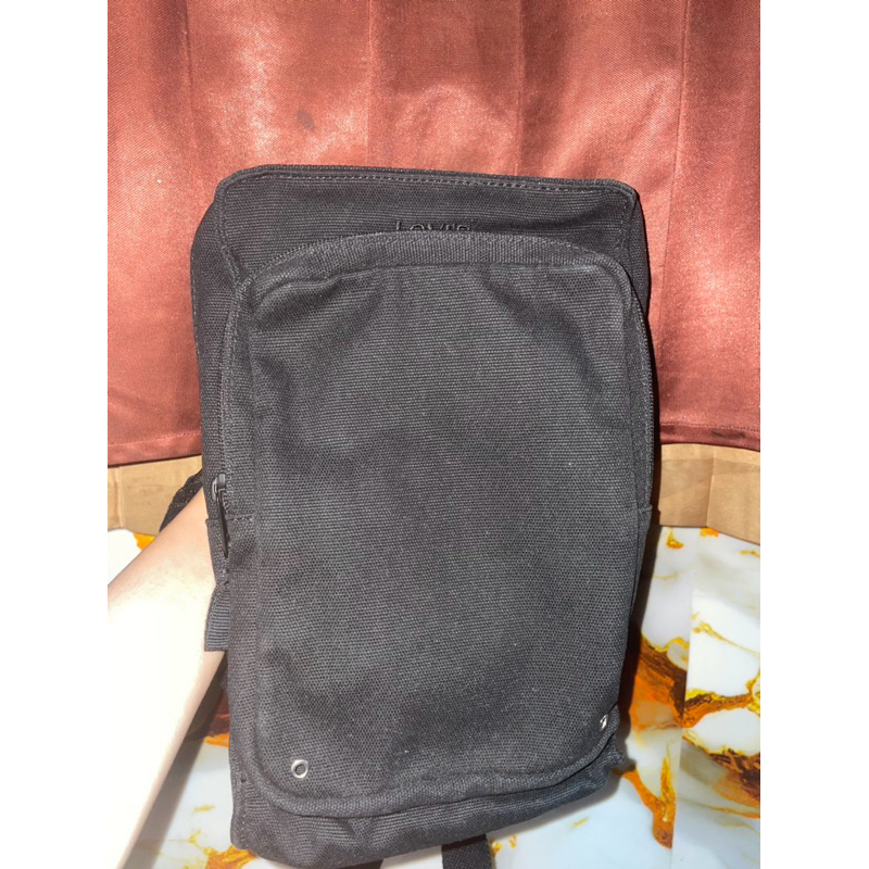 Levi’s Zip Sling Bag Men’s