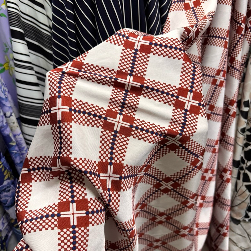 kain satin silk premium motif - kain motif kotak - kain silk premium motif - kain bahan silk - kain 