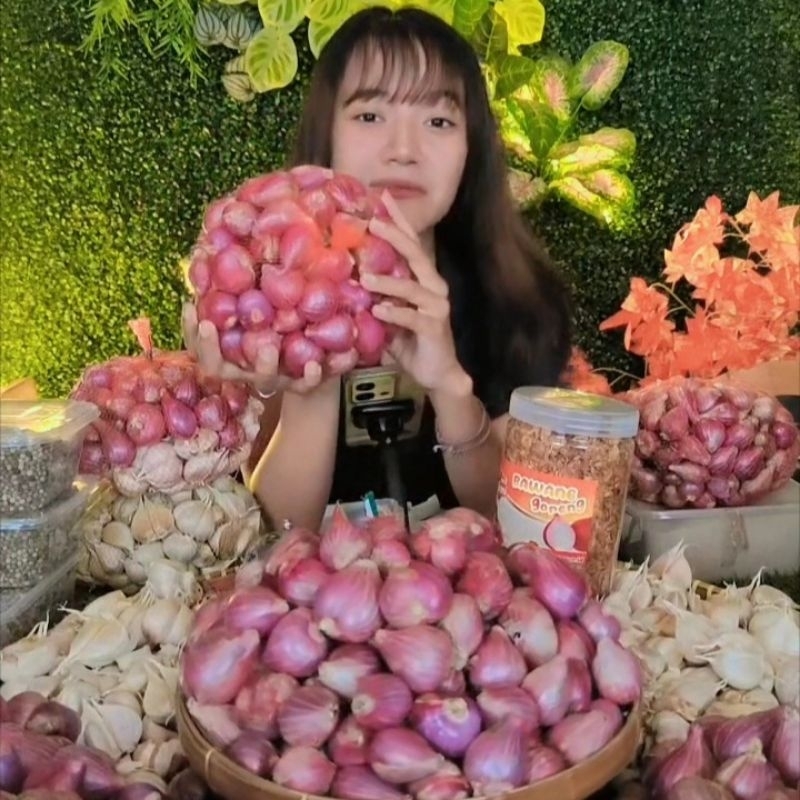 

Bawang merah brebes 1kg super besar free garam
