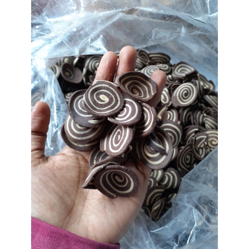 

Kuping Gajah Mini Hitam Putih 500gr