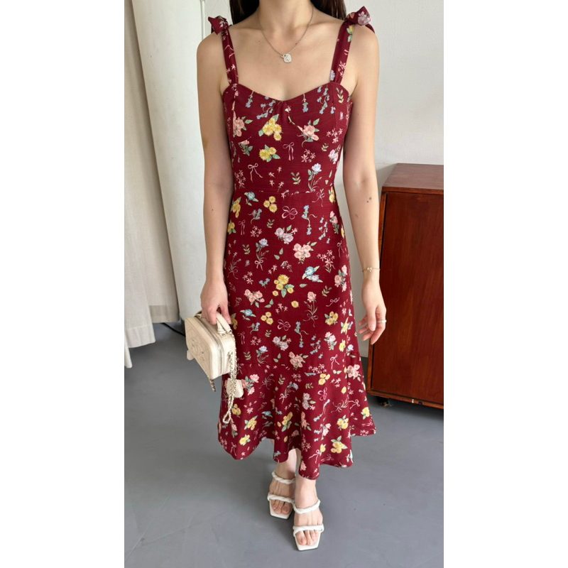 IRENE DRESS IN MAROON – OUDRE | Midi Dress Wanita | Dress Panjang Maxi Floral Print | Coquette Style