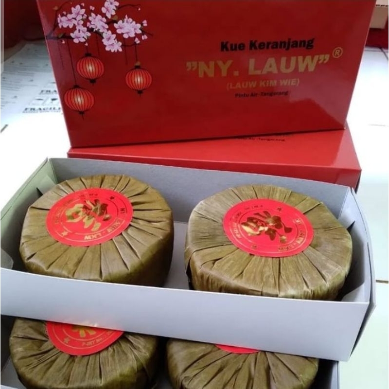 

Kue Keranjang Ny. Lauw bungkus daun