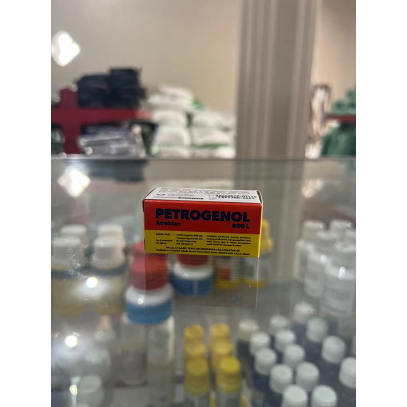 Petrogenol perangkap lalat buah