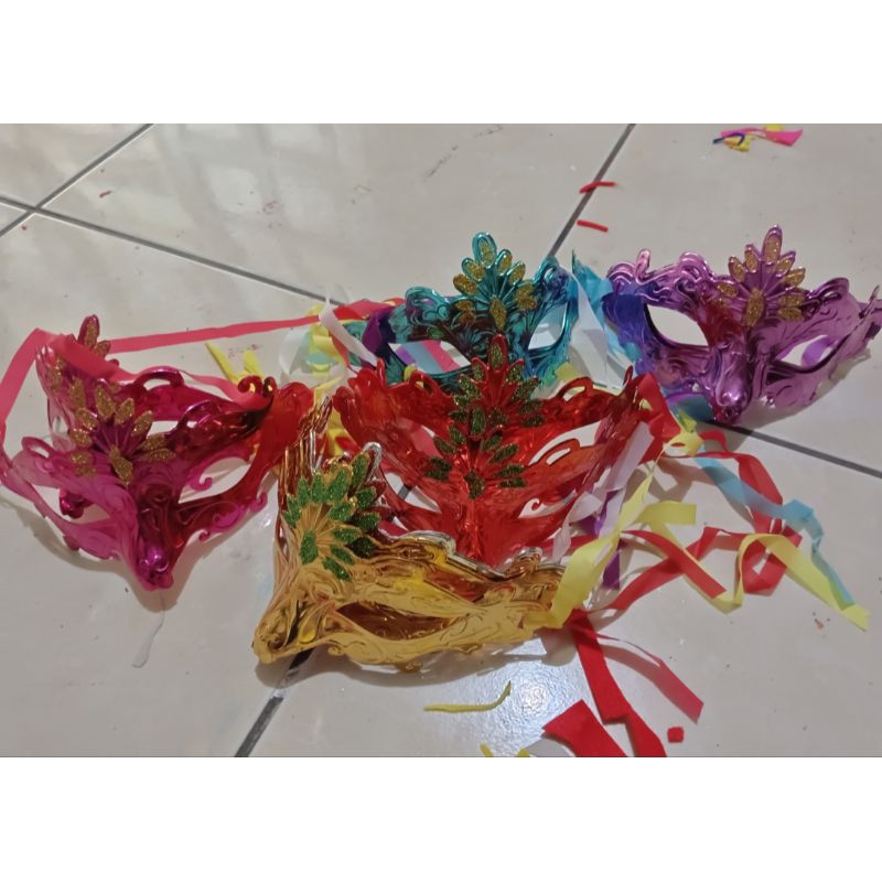 

topeng pesta