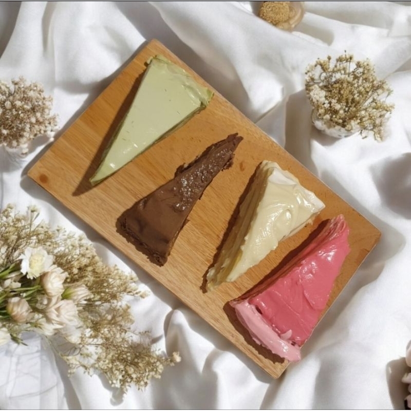 

Mille Crepe - Coklat, Matcha, Vanilla, Strawberry - Slice