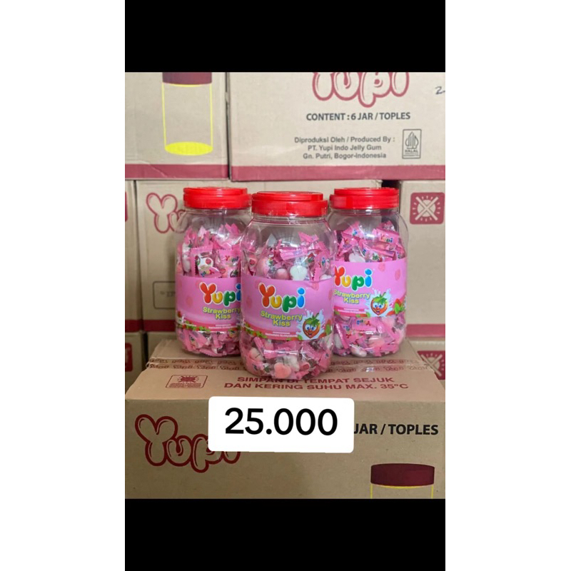 

Yupi Strawberry Kiss Jelly Gum