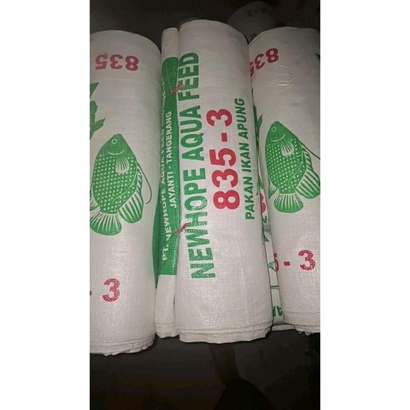 KARUNG PLASTIK BEKAS PAKAN IKAN/AYAM BULOG 50kg PADI BERAS GABAH PAKAN TEPUNG